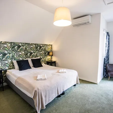 Manor House Inn, 3*