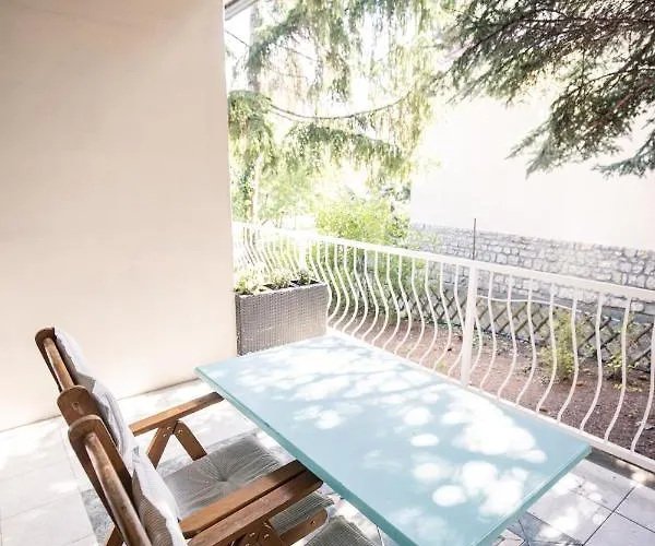 Manor House Inn, 3*
